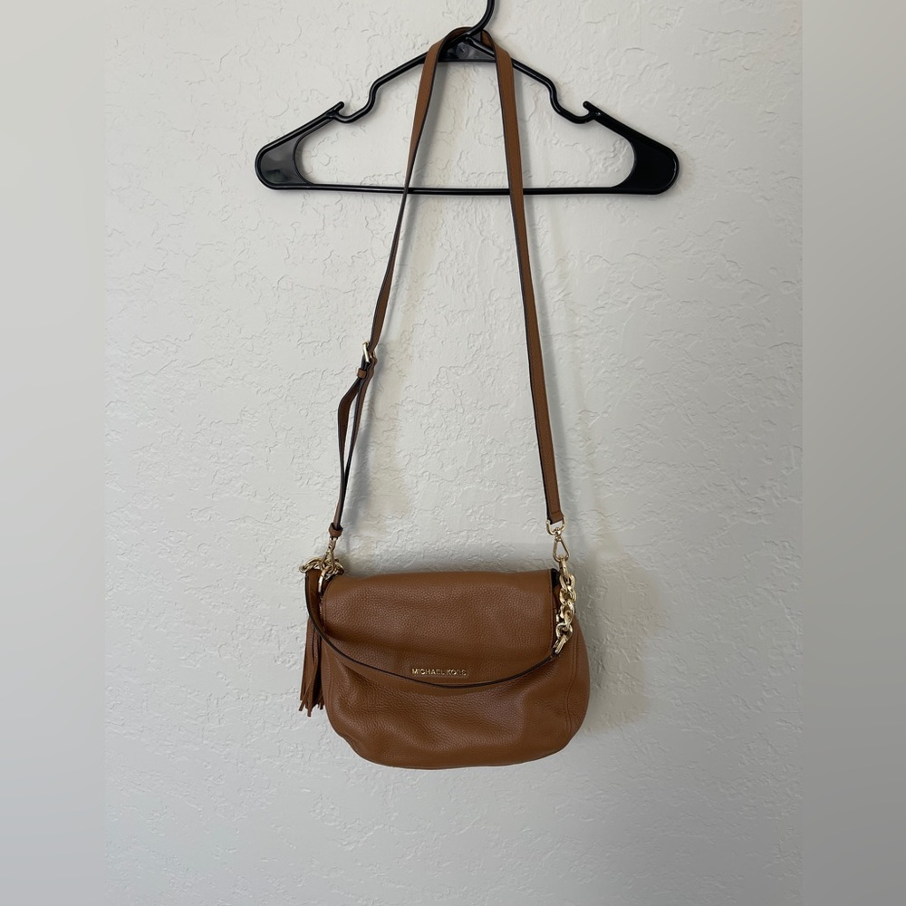 Michael Kors Brown Leather Crossbody Bag with Gold Hardware - Picture 3 of 16